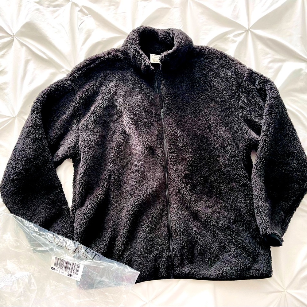 Brand new! VS Pink Sherpa Fleece Full Zip Jacket- size medium